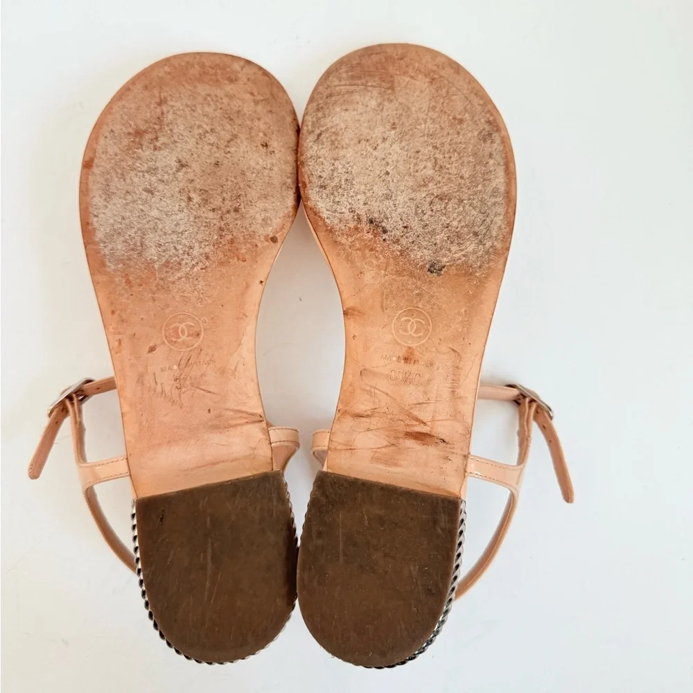 Chanel Nude Pink Pearl CC Quilted Patent T Strap Slingback Sandals 39.5C